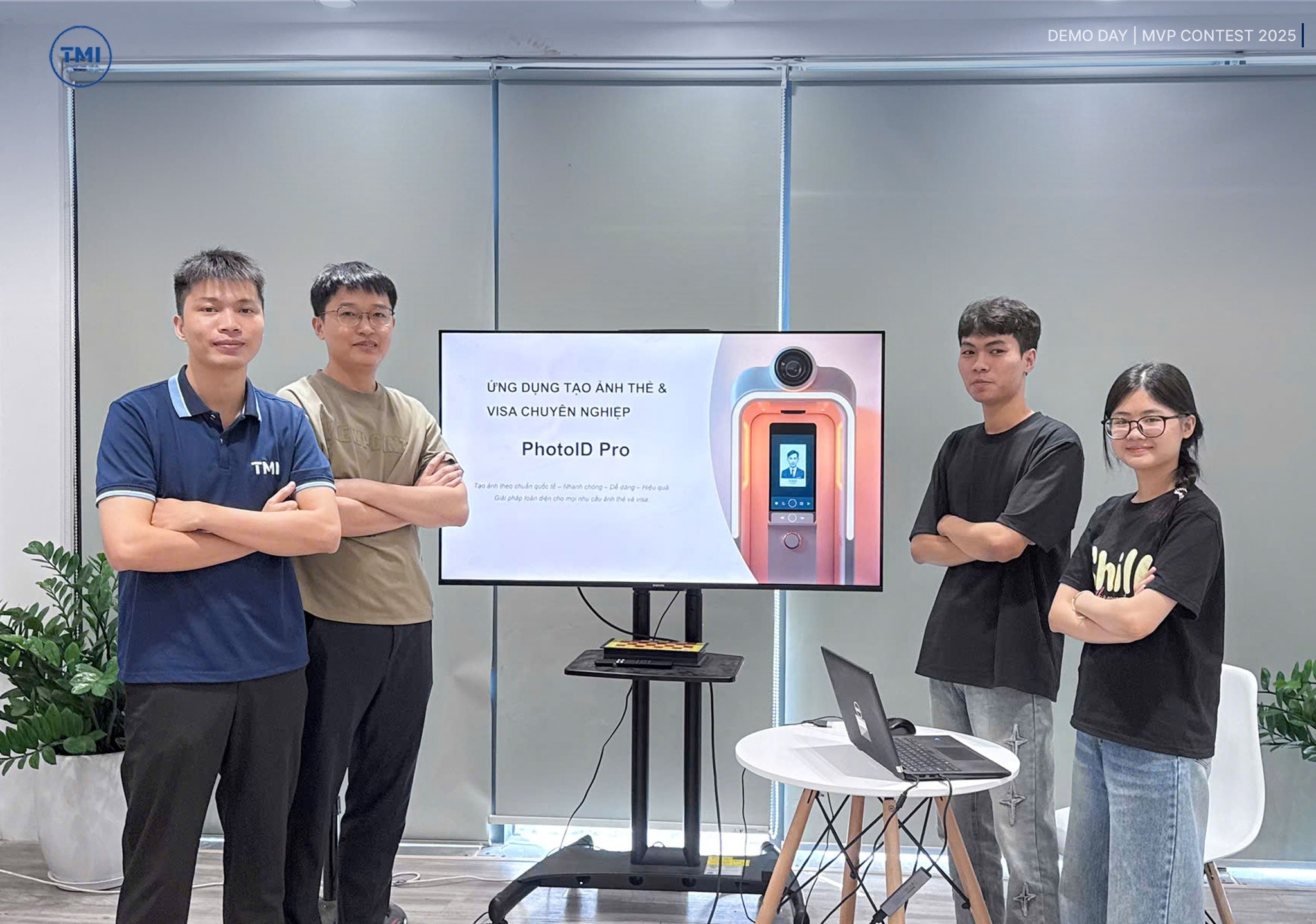 Bữa tiệc pizza gắn kết