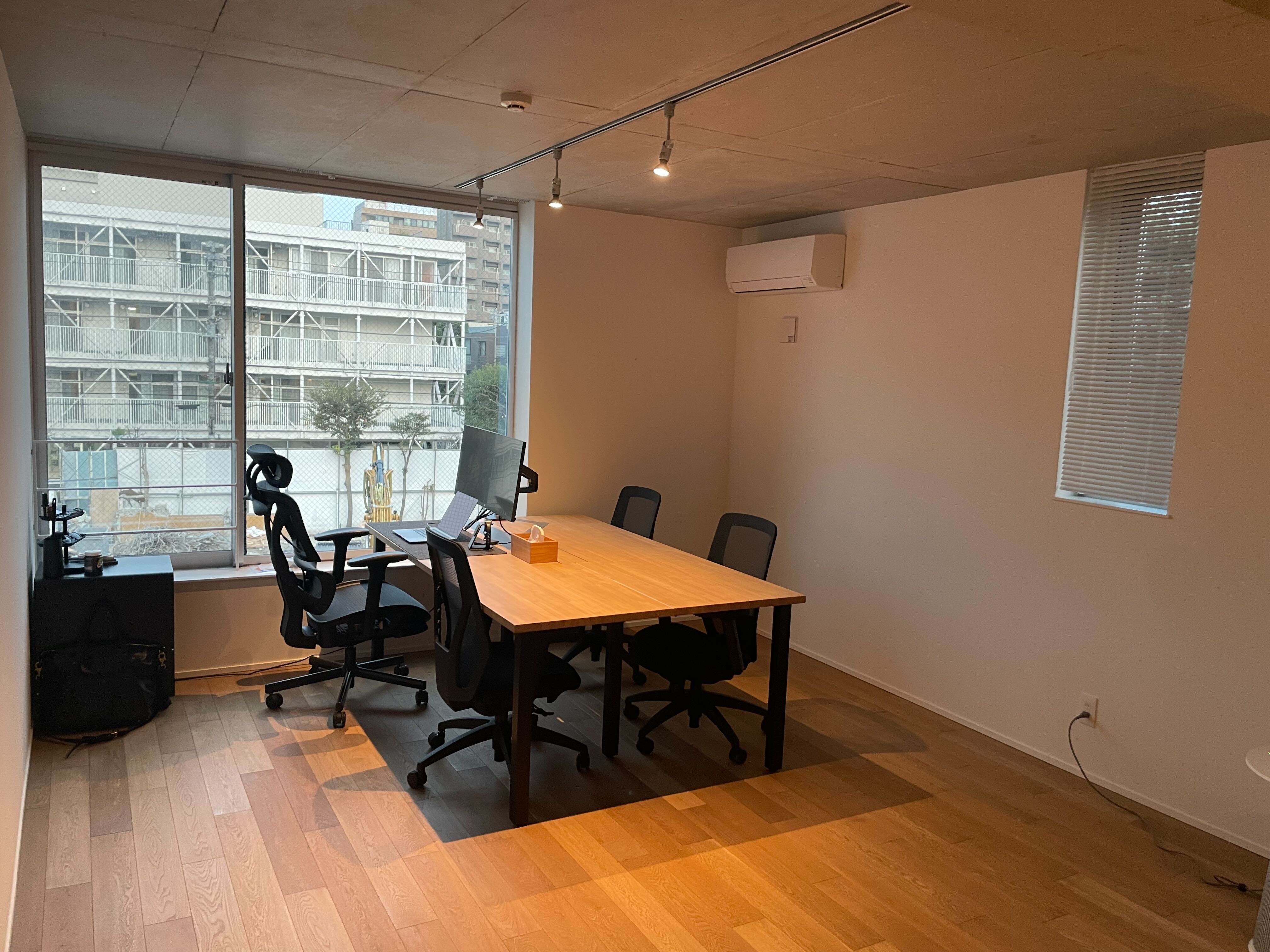 Khu vực làm việc tại văn phòng mới